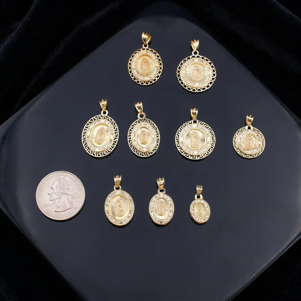 10K gold Virgin Mary pendants size reference – dijes Virgen María quinceañera oro real