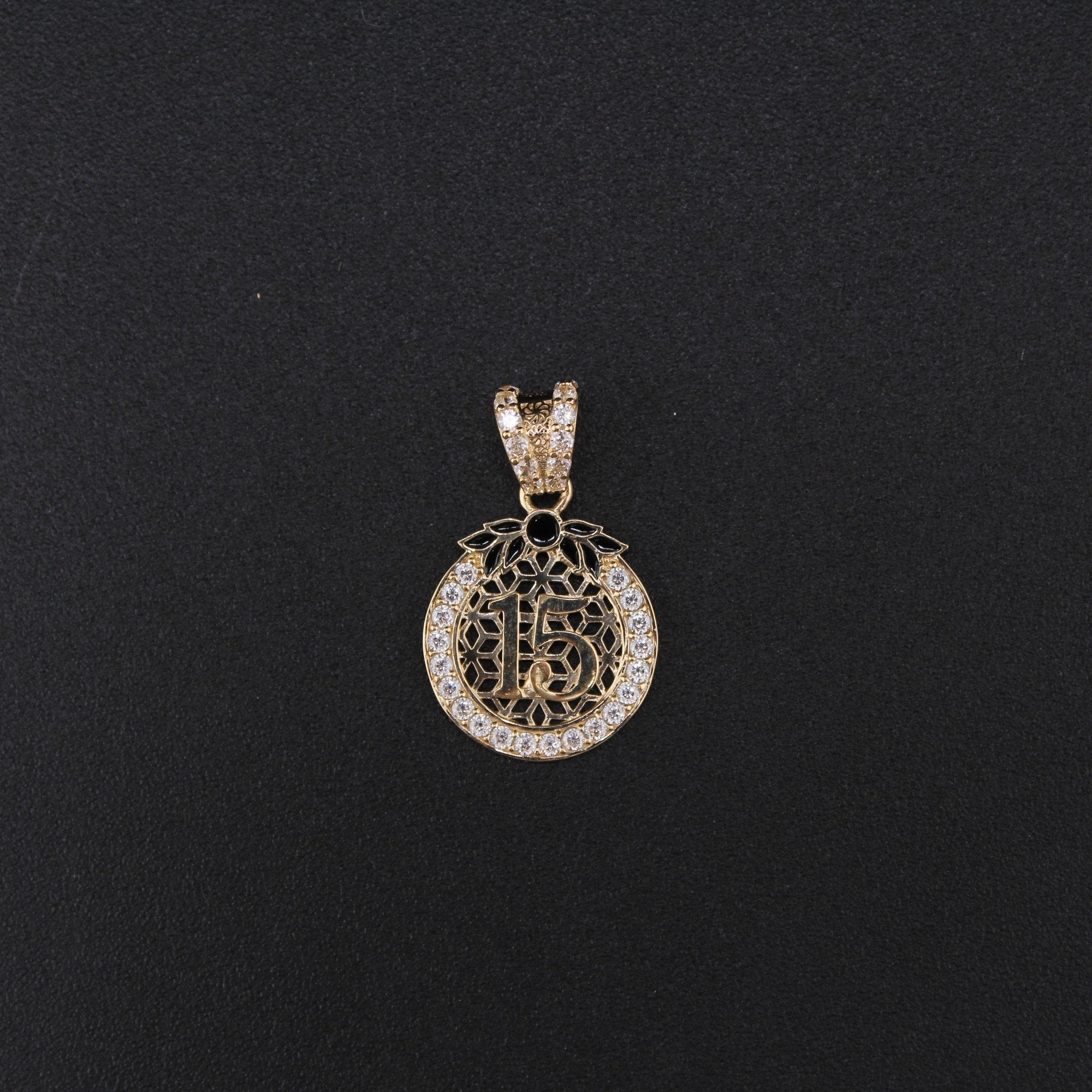 10K YG Quinceañera Pendant (1.7g)