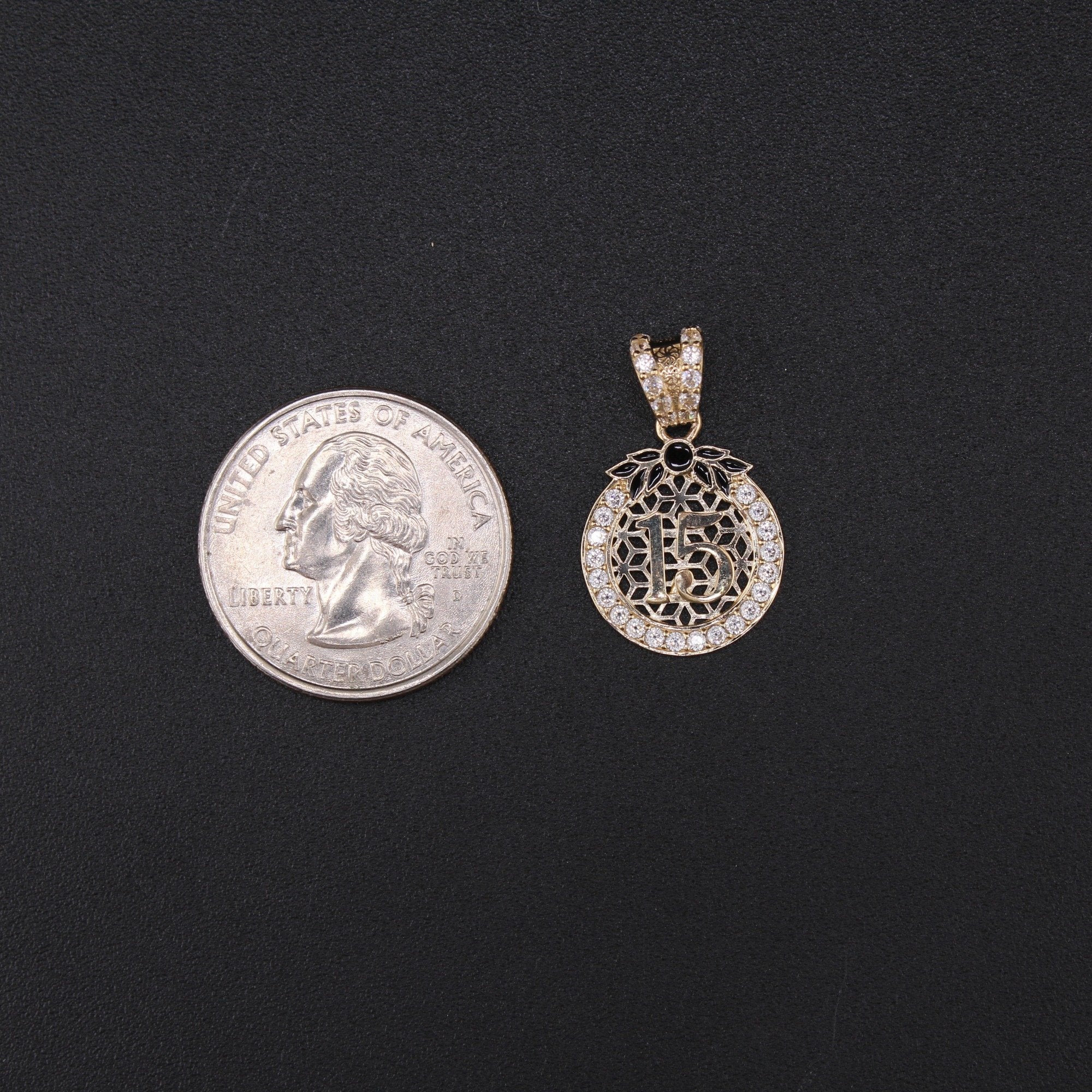 10K YG Quinceañera Pendant (1.7g)