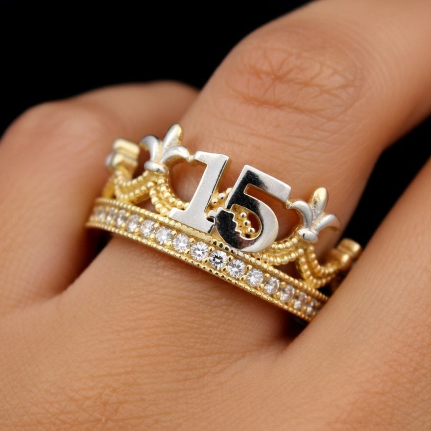 10K quinceañera crown ring with 15 on finger – anillo de corona 15 años oro real