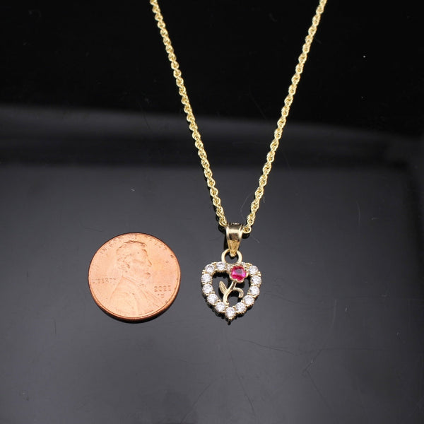 10K gold heart rose pendant detail – dije corazón rosa en oro real no bañado