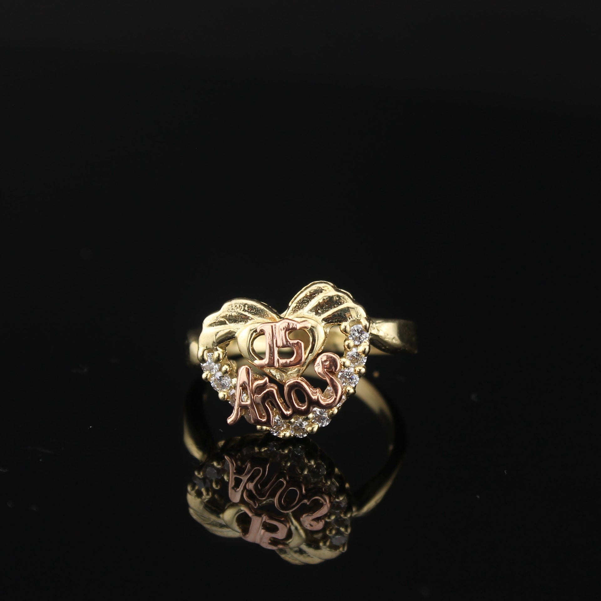 10K Quinceañera Heart Ring alternate view – anillo de corazón 15 años Oro Quince