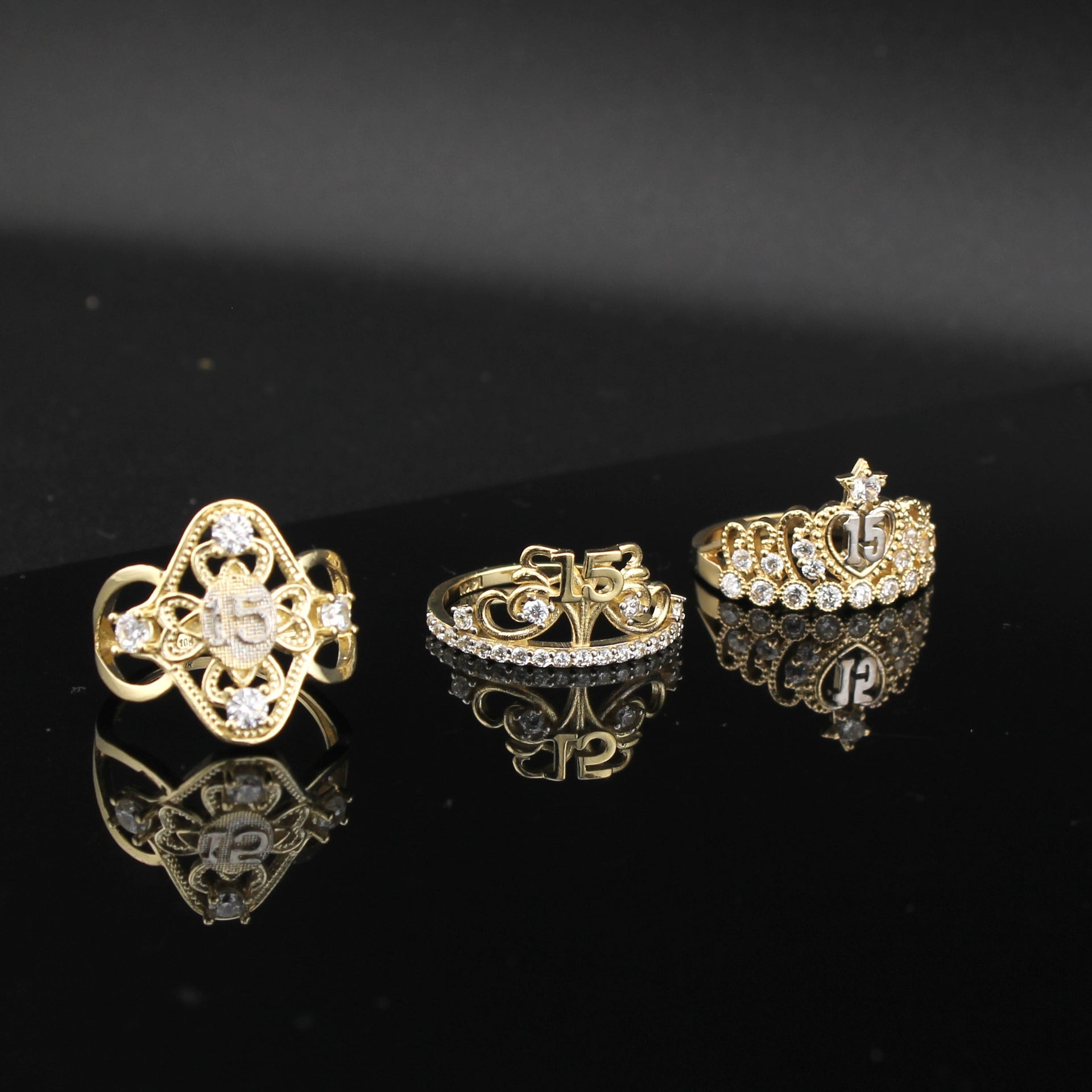 10K Gold Quinceañera Ring alternate view – anillo de 15 años en oro real Oro Quince