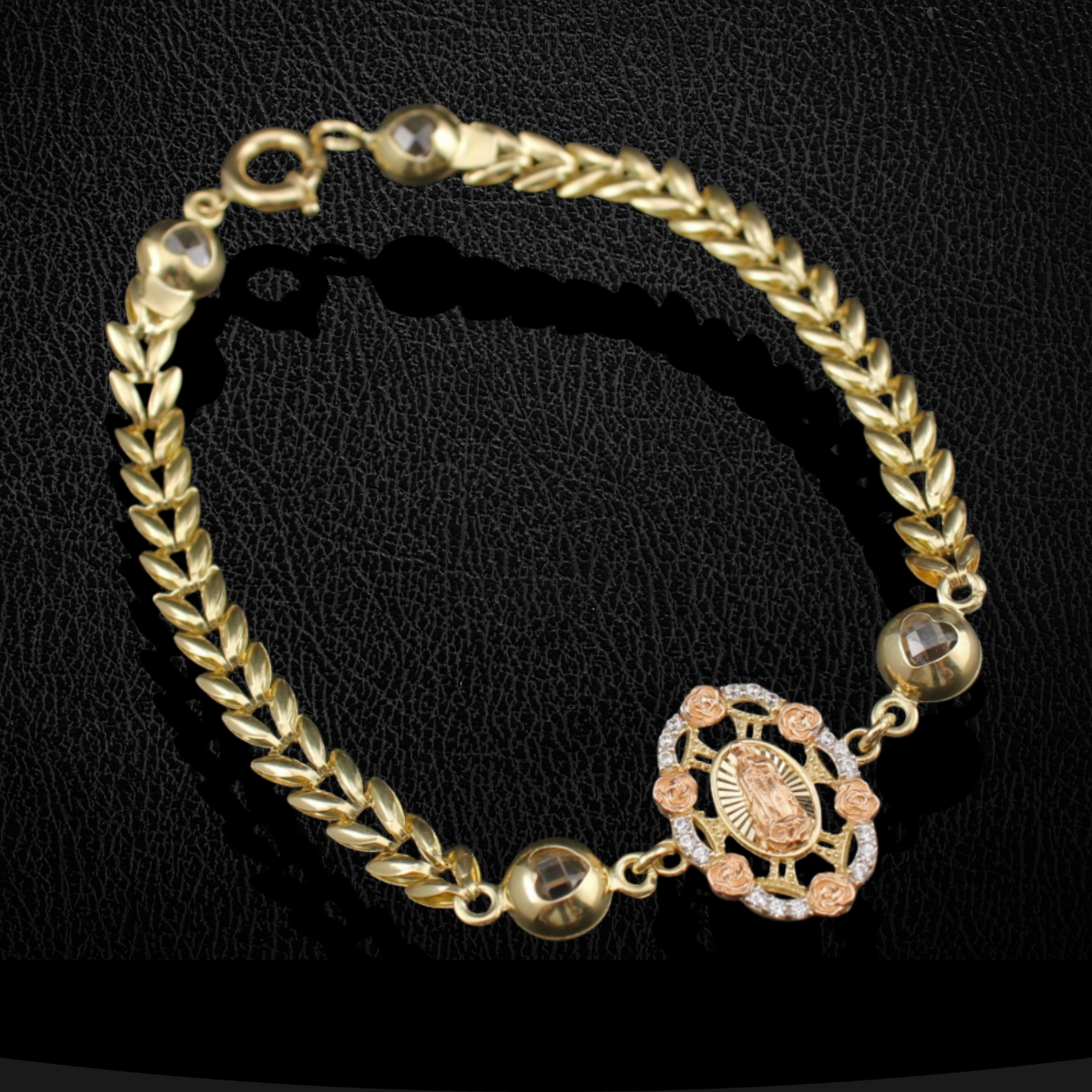 10K Quinceañera Virgin Mary Bracelet on display – pulsera Virgen María Oro Quince