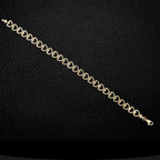10K gold heart nugget bracelet on wrist – pulsera de quinceañera corazón oro real